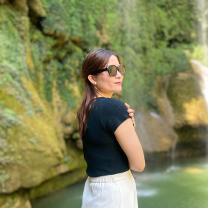 Cô Trâm Anh