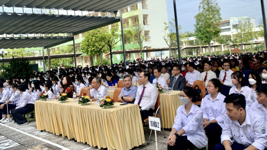 Tin tuyển sinh lớp 10 Trường THPT Chuyên Nguyễn Huệ năm học 2025–2026